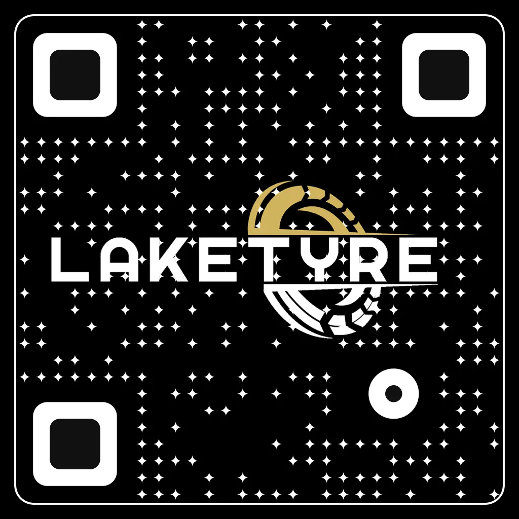 LAKETYRE gebrandeter QR-Code mit Firmen-Logo und zweifarbigem Reifen-Emblem auf schwarz-weißem Halftone-Hintergrund mit QR-Erkennungsmarkern, demonstriert professionelle Custom-Domain-Integration